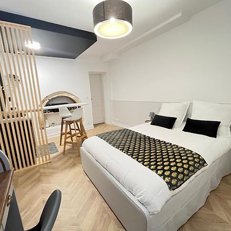 Le Studio Haslay Seraucourt En Plein Coeur De Ville De Bourges - Charme De L Ancien Et Confort Contemporain Szoba fotó